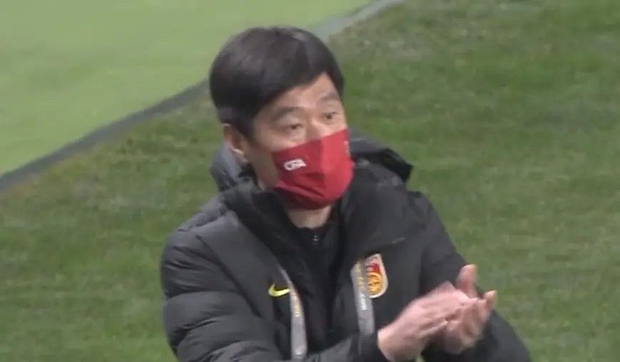 据灯塔专业版实时数据，截至5月27日晚20时18分，中国电影市场2021年度总票房（含预售）突破250亿元，总观影人次达 6.09亿，总场次5260.19万